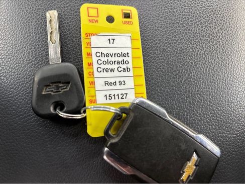 Used 2017 Chevrolet Colorado Z71 AWD/4WD image 30
