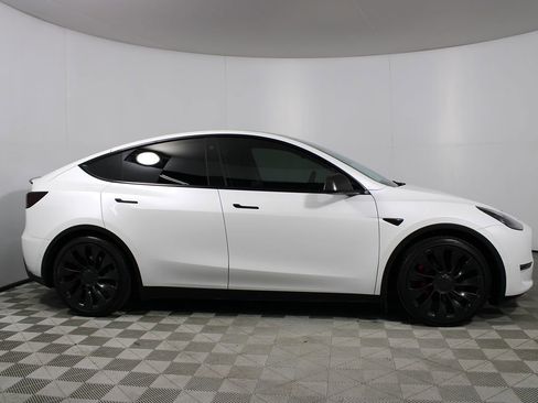 Used 2022 Tesla Model Y Performance image 13
