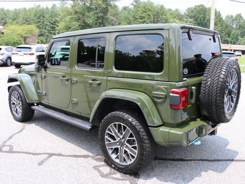 Used 2024 Jeep Wrangler High Altitude AWD/4WD image 3