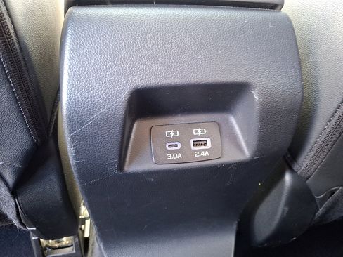 Used 2024 Subaru Crosstrek 2.0i Premium image 11