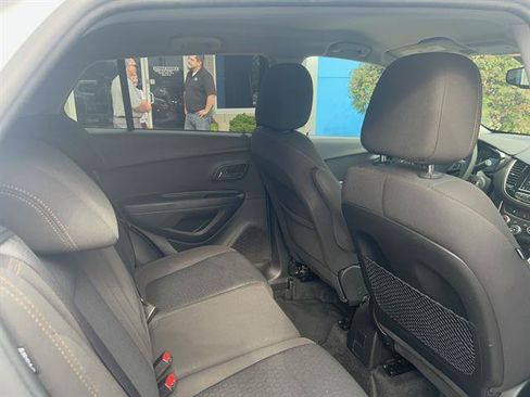 Used 2020 Chevrolet Trax LS w/ Tint and Cruise Package FWD image 10