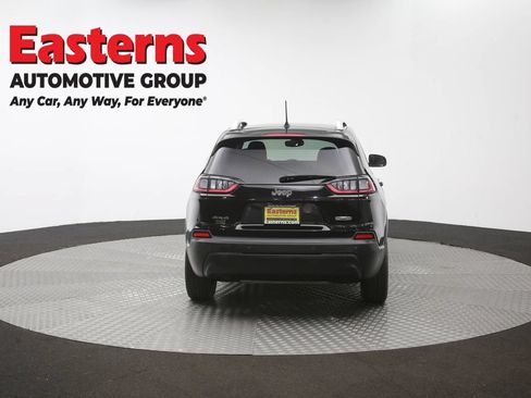 Used 2021 Jeep Cherokee Latitude Plus AWD/4WD image 37