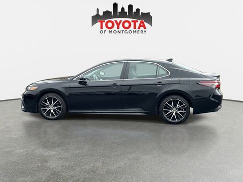 Used 2024 Toyota Camry SE image 17