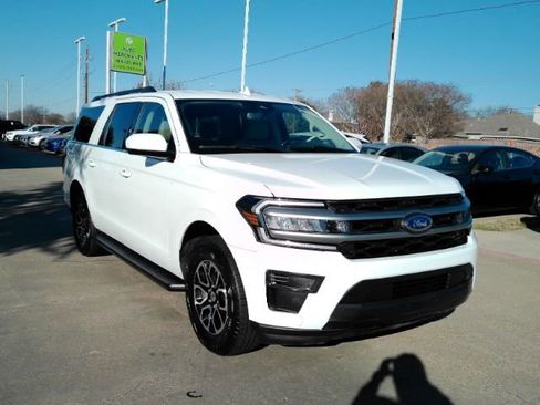 Used 2024 Ford Expedition Max XLT image 4