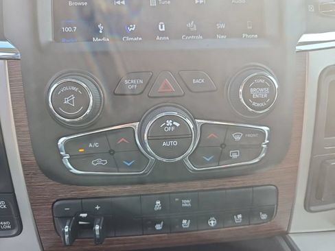 Used 2018 RAM 1500 Laramie AWD/4WD image 21