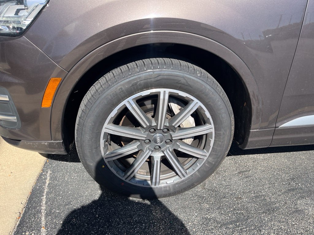 Used 2017 Audi Q7 3.0T Prestige AWD/4WD image 2