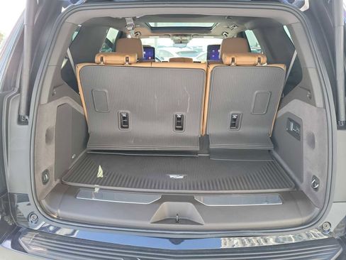 Used 2025 Cadillac Escalade Premium Luxury w/ Touring Package AWD/4WD image 32