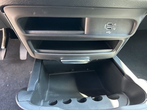 New 2026 Chrysler Voyager LX image 28