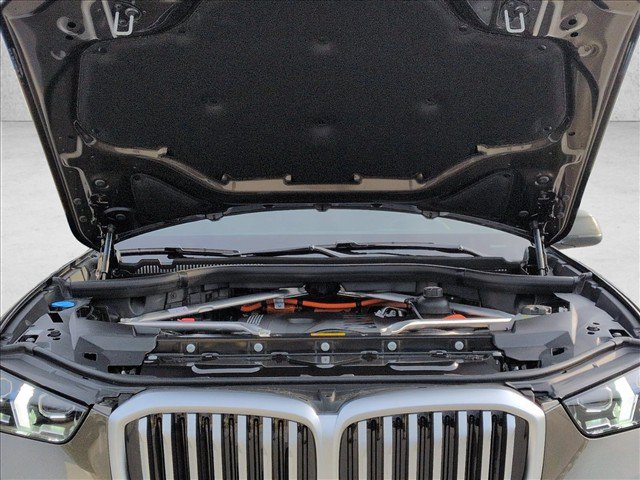 Certified 2026 BMW X5 xDrive50e w/ Climate Comfort Package AWD/4WD image 17