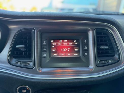 Used 2016 Dodge Challenger SXT image 19