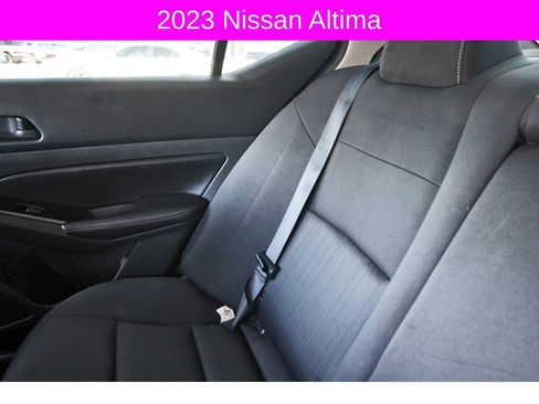 Used 2023 Nissan Altima 2.5 SV image 13