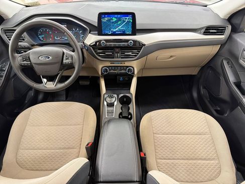 Certified 2022 Ford Escape SE w/ SE Sport Appearance Package FWD image 16