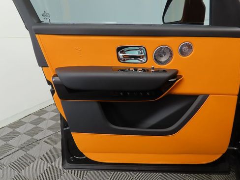Certified 2023 Rolls-Royce Cullinan w/ Cullinan Package image 24