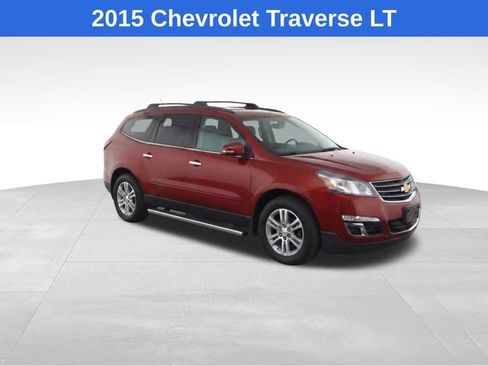 Used 2015 Chevrolet Traverse LT w/ Style and Technology Package image 2