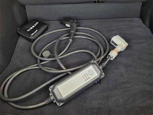 Used 2023 Nissan Leaf S image 11