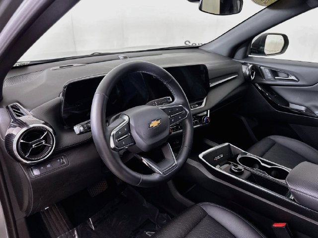 Used 2026 Chevrolet Equinox LT w/ Convenience Package II FWD image 10