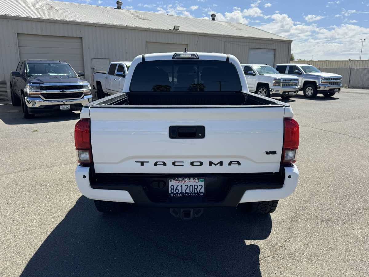 Used 2019 Toyota Tacoma TRD Off-Road w/ Technology Package AWD/4WD image 8