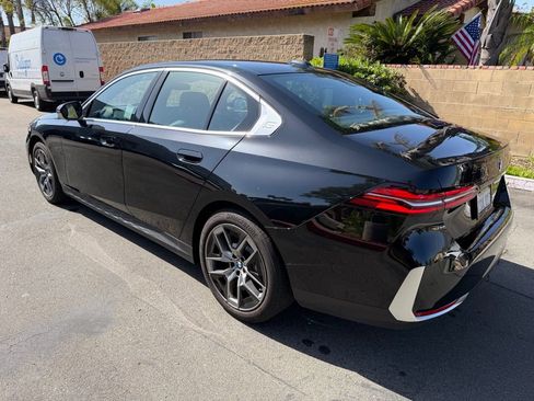 Used 2026 BMW 530i w/ Premium Package image 9