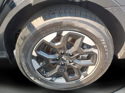 Used 2024 Kia Sorento S AWD/4WD image 13
