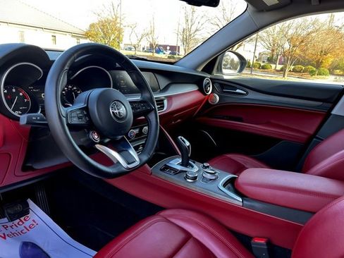 Used 2020 Alfa Romeo Stelvio Ti w/ Nero Edizione image 13