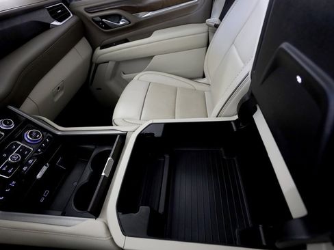 Used 2021 GMC Yukon Denali w/ Denali Premium Package image 46