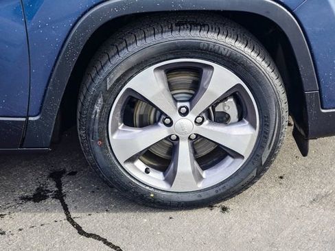 Used 2019 Jeep Cherokee Limited w/ Technology Group image 9