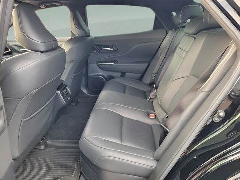 Used 2023 Toyota Crown Limited image 14