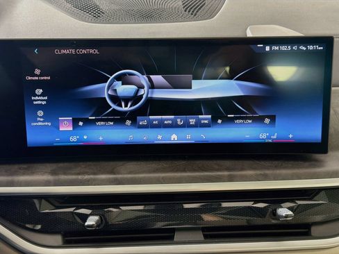 Used 2024 BMW X7 xDrive40i AWD/4WD image 19