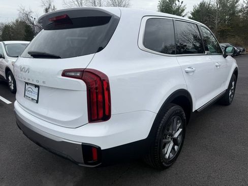Used 2025 Kia Telluride LX image 3