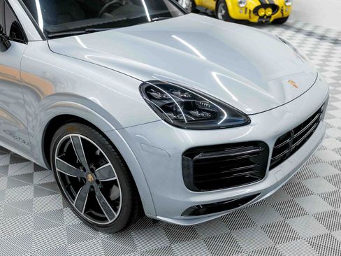 Used 2022 Porsche Cayenne GTS AWD/4WD image 17