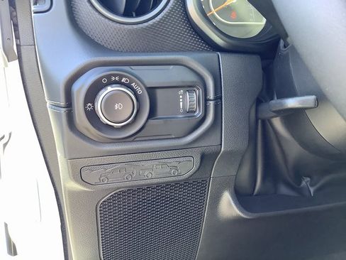 New 2025 Jeep Wrangler Rubicon w/ Xtreme 35 Tire Package image 15