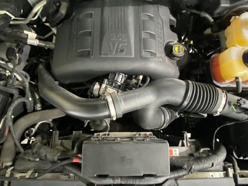 Used 2014 Ford F150 Lariat w/ Lariat Chrome Package image 25