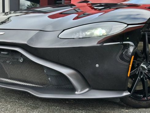 Used 2020 Aston Martin V8 Vantage Coupe image 2