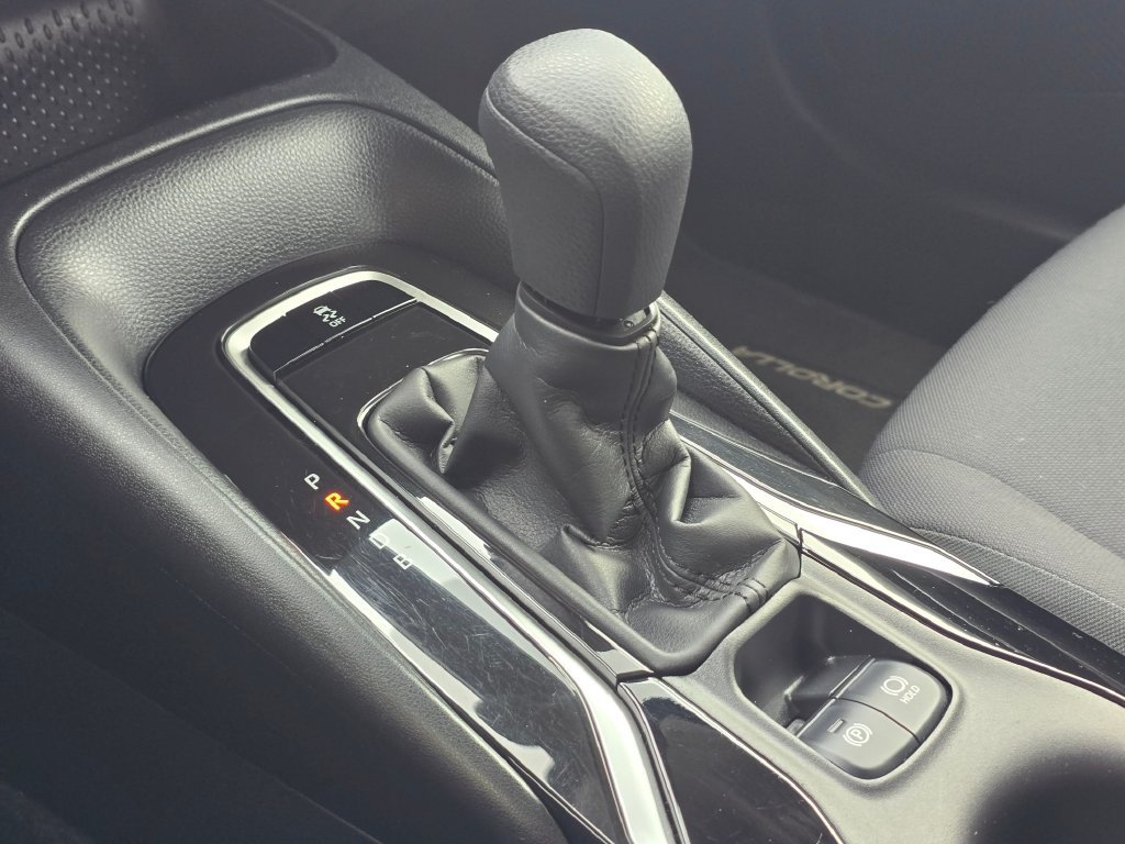 Used 2021 Toyota Corolla LE w/ Carpet Mat Package (TMS) FWD image 25