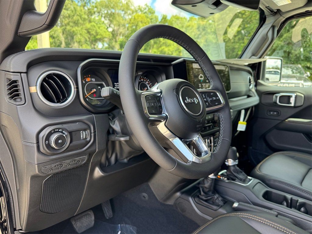 New 2025 Jeep Wrangler Unlimited Sahara AWD/4WD image 33