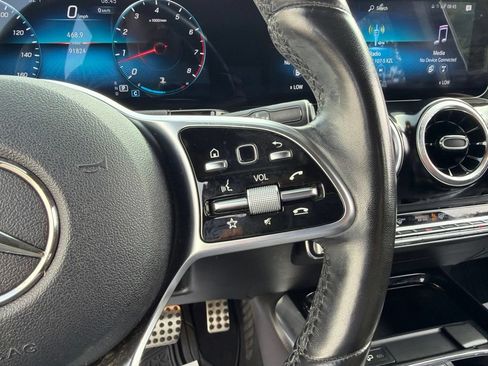 Used 2021 Mercedes-Benz GLA 250 4MATIC image 32