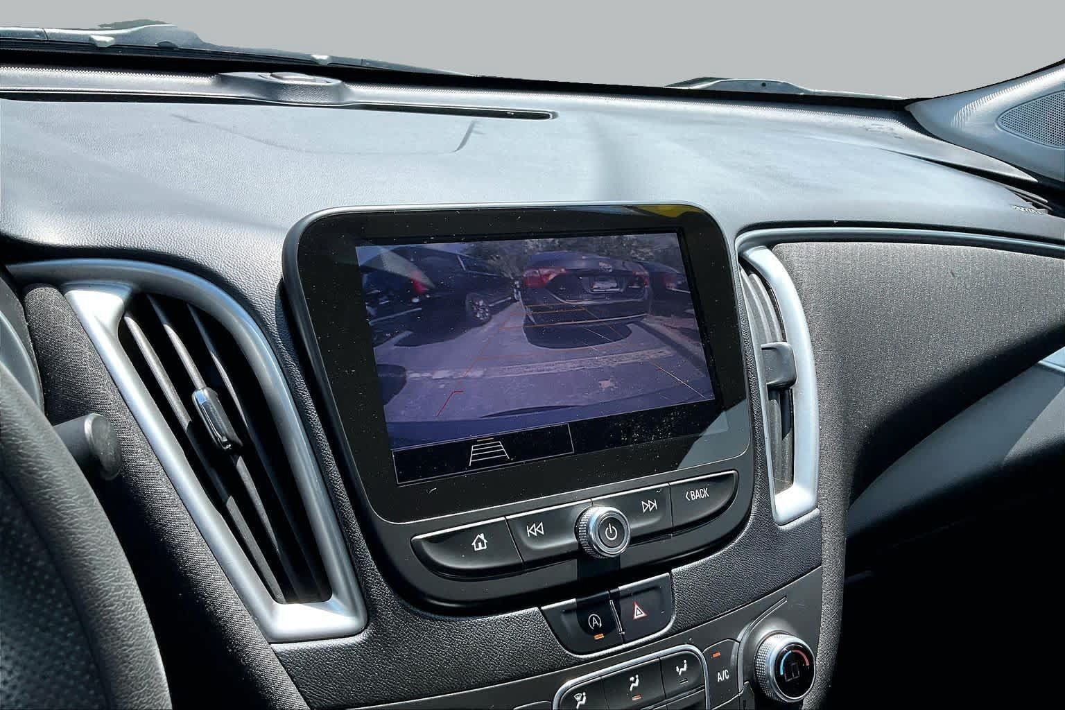 Used 2022 Chevrolet Malibu LT FWD image 21