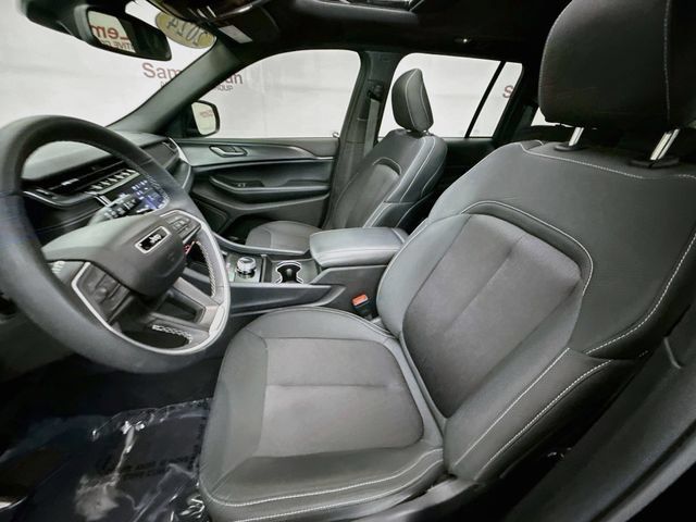 Used 2024 Jeep Grand Cherokee Laredo X w/ Luxury Tech Group I AWD/4WD image 20