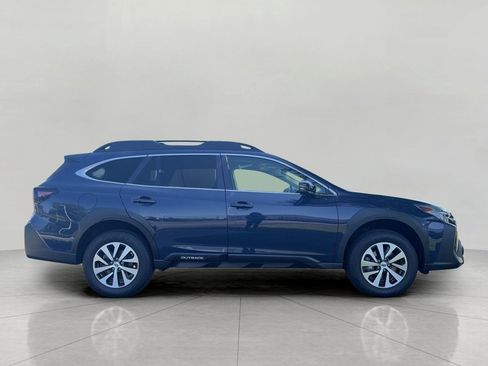 Used 2025 Subaru Outback Premium w/ Popular Package #1A AWD/4WD image 11