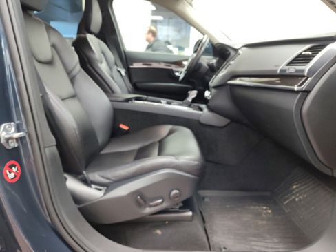 Used 2019 Volvo XC90 T6 Momentum w/ Protection Package Premier image 19