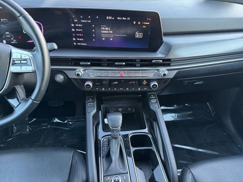 Used 2025 Kia Telluride S image 2