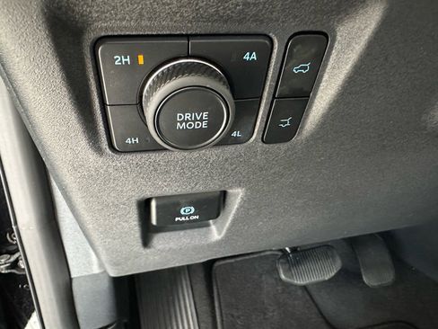 Certified 2025 Ford Expedition Platinum AWD/4WD image 35