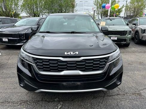 Used 2023 Kia Seltos LX AWD/4WD image 2