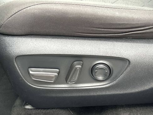 Used 2023 Toyota RAV4 XLE w/ Convenience Package FWD image 28