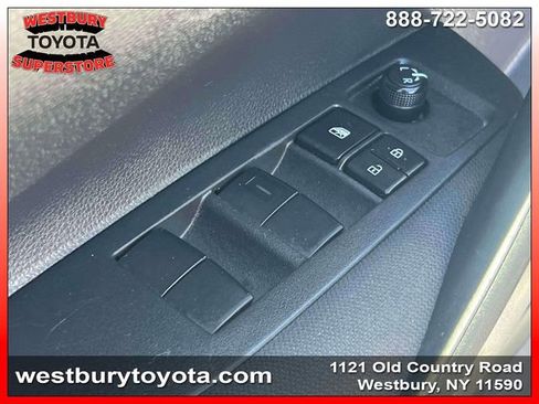 Used 2022 Toyota Corolla LE FWD image 21