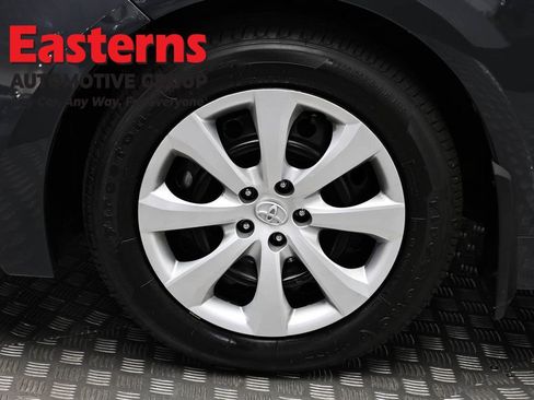 Used 2025 Toyota Corolla LE FWD image 31