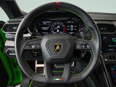 Used 2024 Lamborghini Urus Performante AWD/4WD image 15