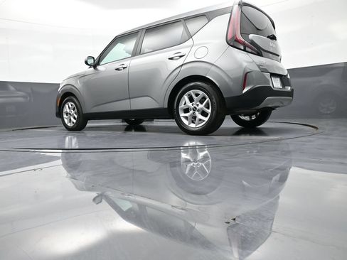 Certified 2023 Kia Soul S FWD image 30