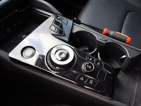 Used 2024 Kia Sportage EX w/ EX Premium Package image 25