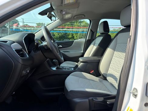 Used 2019 Chevrolet Equinox LS FWD image 2